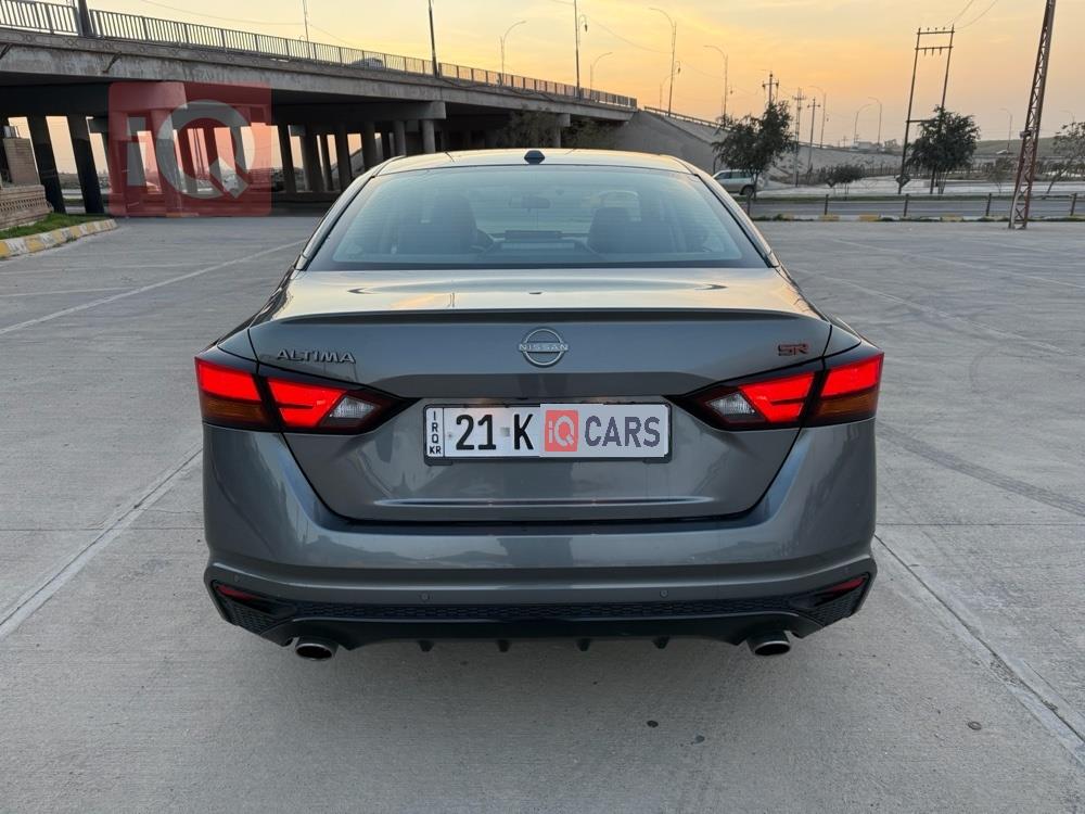 نيسان ألتيما